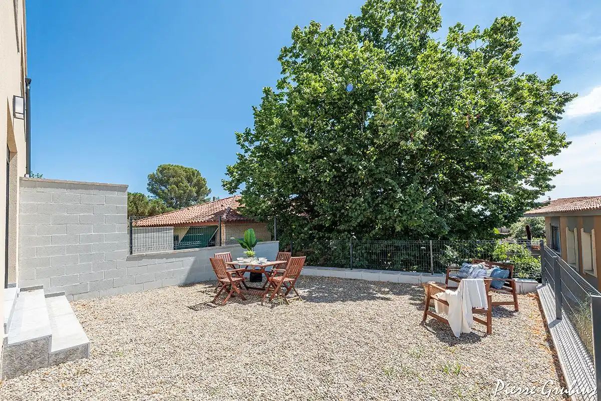 Terrasse von Einfamilien-Reihenhaus zum Verkauf in La Selva del Camp mit Klimaanlage, Heizung und Privatgarten