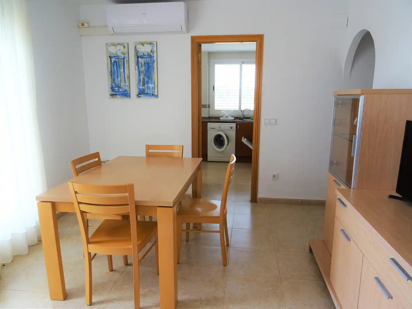 Menjador de Apartament de lloguer en Alcalà de Xivert amb Aire condicionat, Terrassa i Moblat