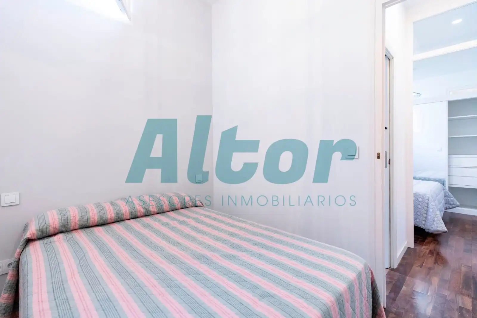 Piso en venta en DEL PRADO, Cortes - Huertas