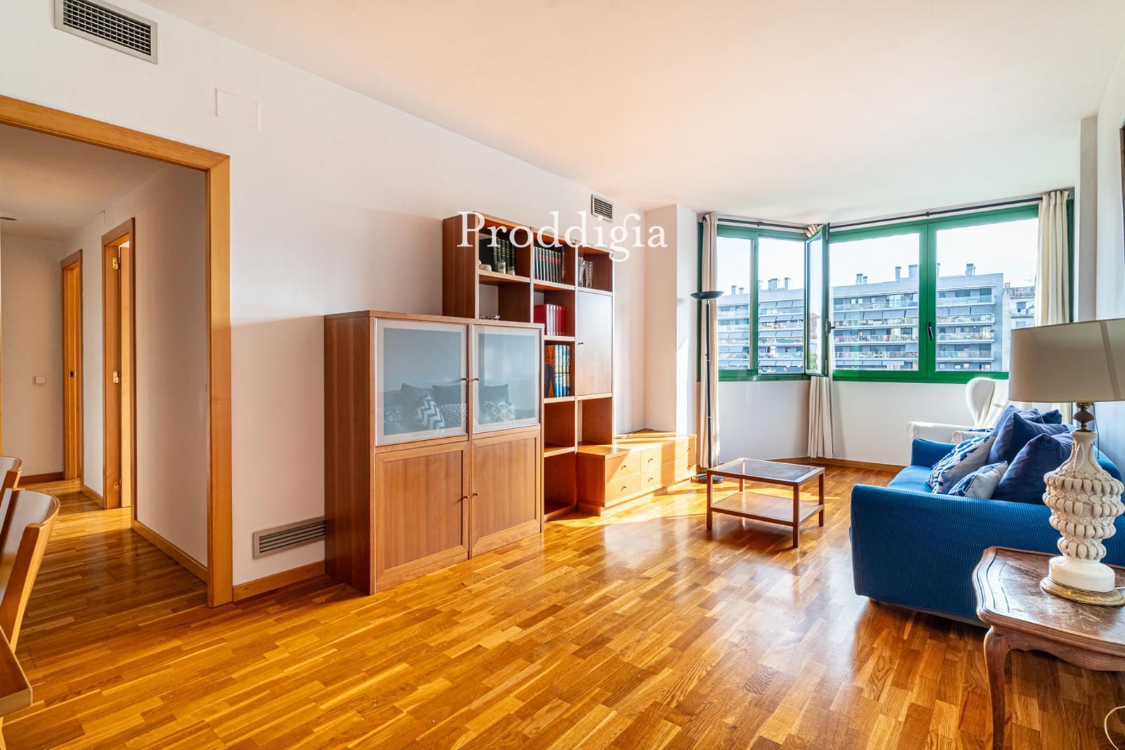 Exterior view of Flat for sale in  Barcelona Capital  with Air Conditioner and Heating
