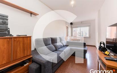 Sala d'estar de Pis en venda en L'Hospitalet de Llobregat amb Calefacció, Moblat i Forn