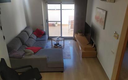 Sala d'estar de Dúplex en venda en El Prat de Llobregat amb Aire condicionat, Calefacció i Terrassa