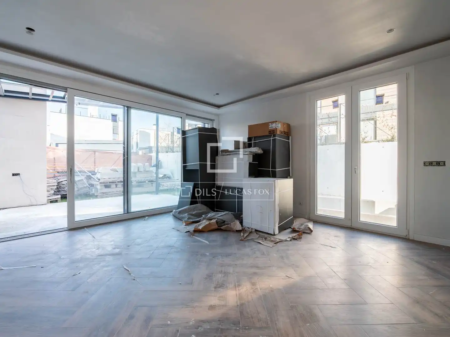 Living room of Houses for sale in Las Rozas de Madrid  with Air Conditioner, Private garden and Swimming Pool