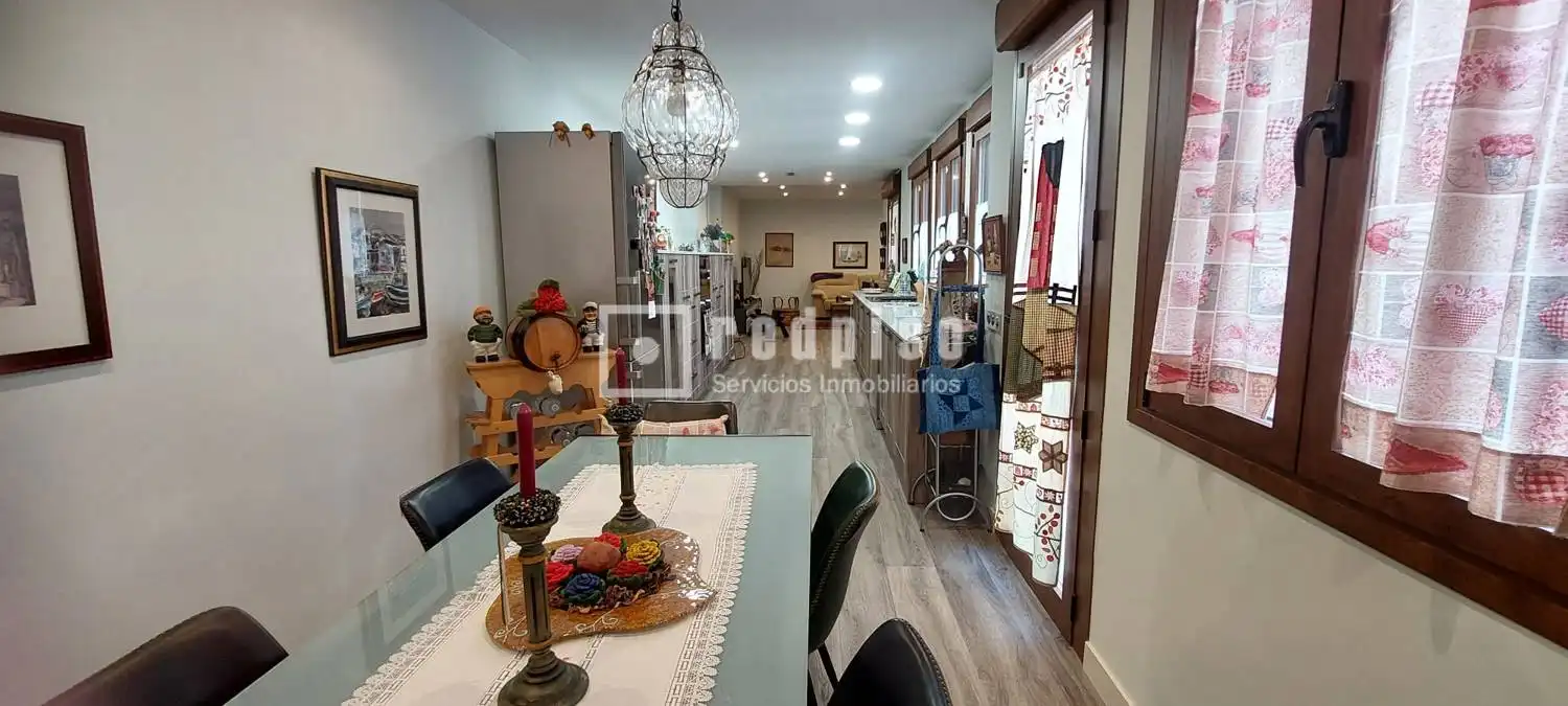 Houses for sale in Malpica de Tajo  with Air Conditioner, Heating and Storage room