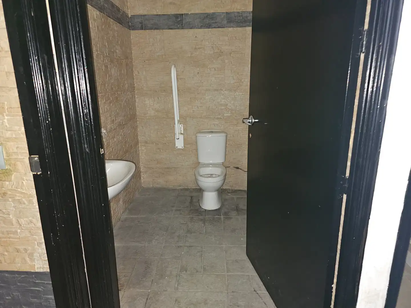 Local de alquiler en Avenida Primero de Mayo, 70, La Algaba