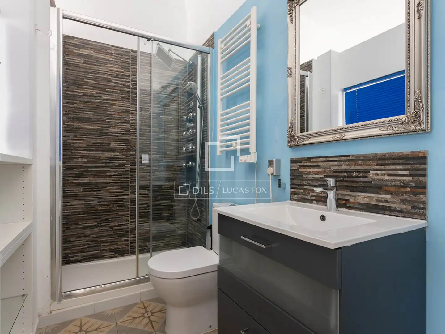 Bathroom of Flat for sale in Barcelona  with Air Conditioner, Terrace and Balcony