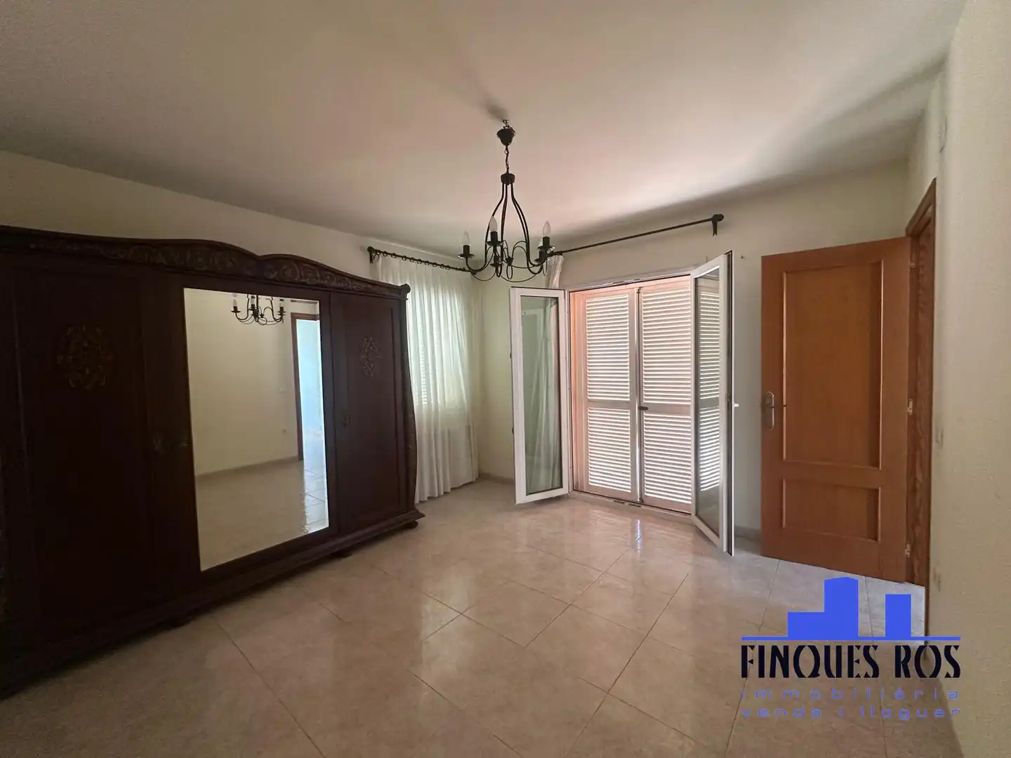 Sala d'estar de Casa o xalet en venda en Vinaròs amb Calefacció, Jardí privat i Terrassa