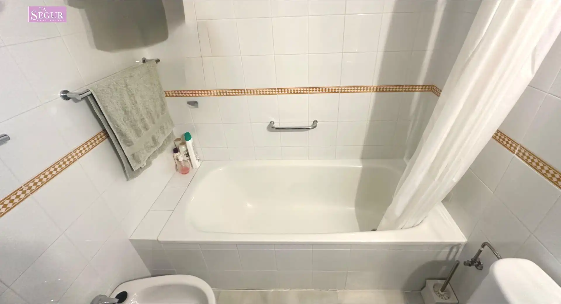 Bany de Pis en venda en Conil de la Frontera amb Terrassa i Moblat