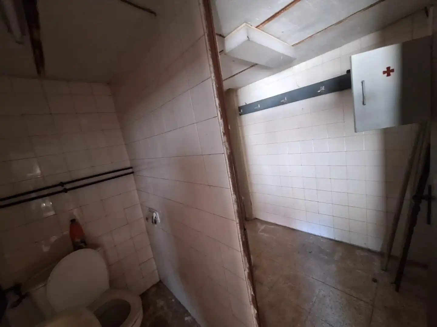 Bany de Local en venda en Sabadell
