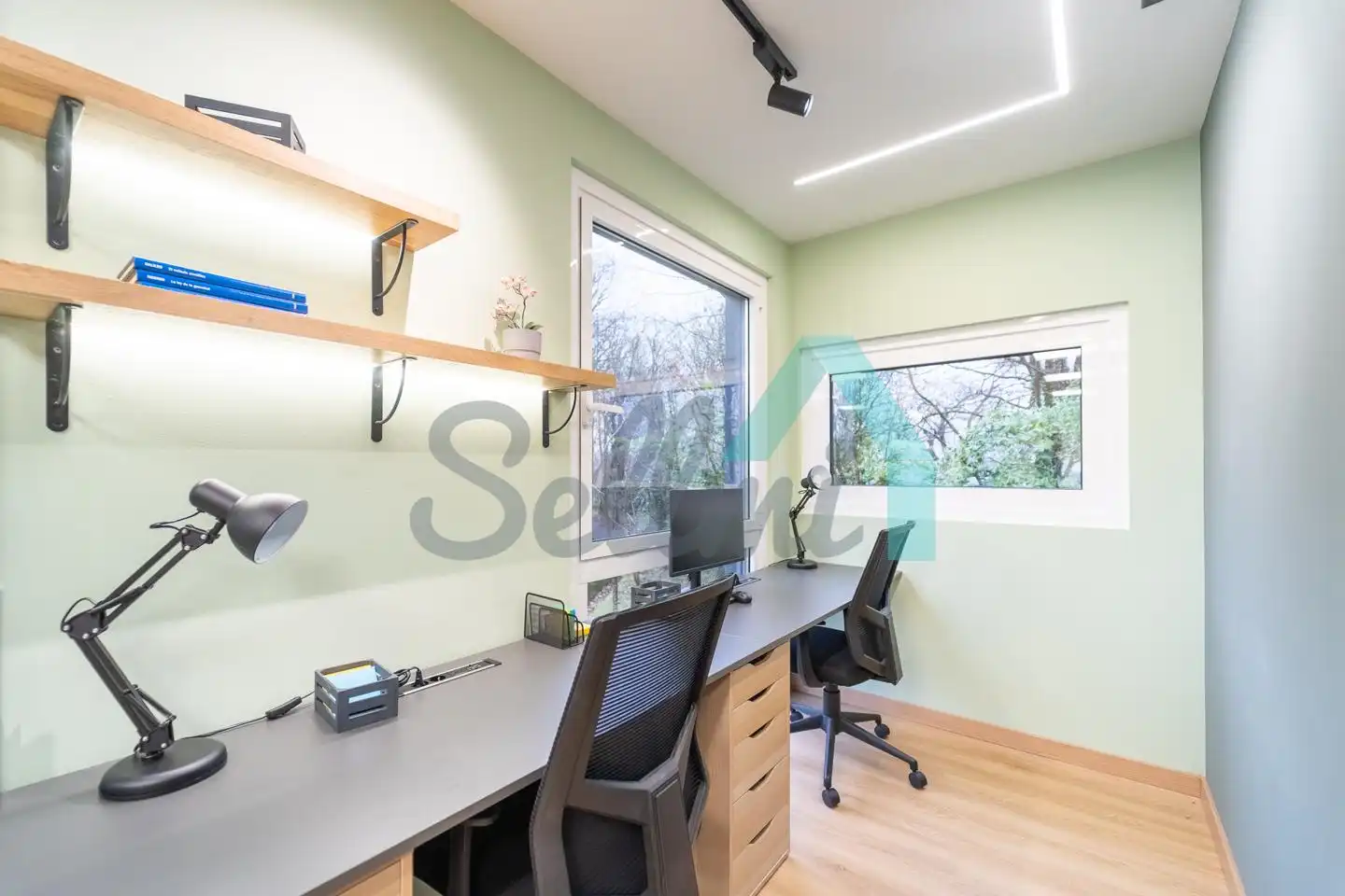 Office for rent in Ribera de Arriba  with Air Conditioner and Furnished