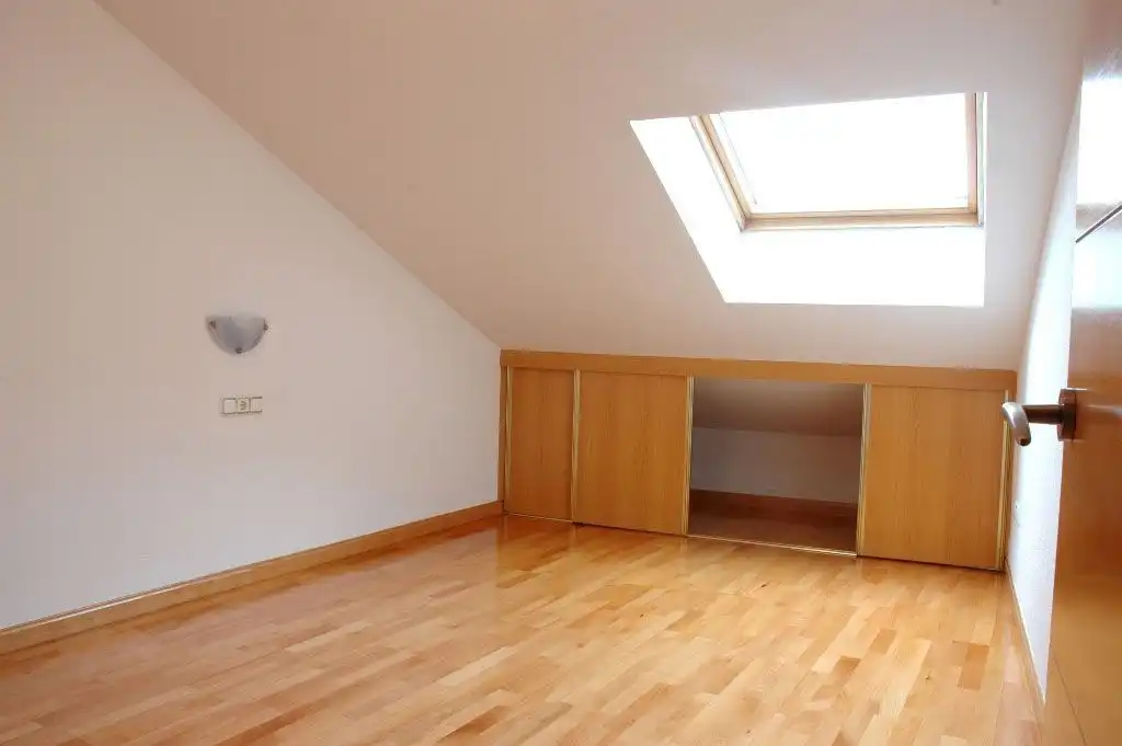 Piso con ascensor en venta en Villares de la Reina, imagen 4