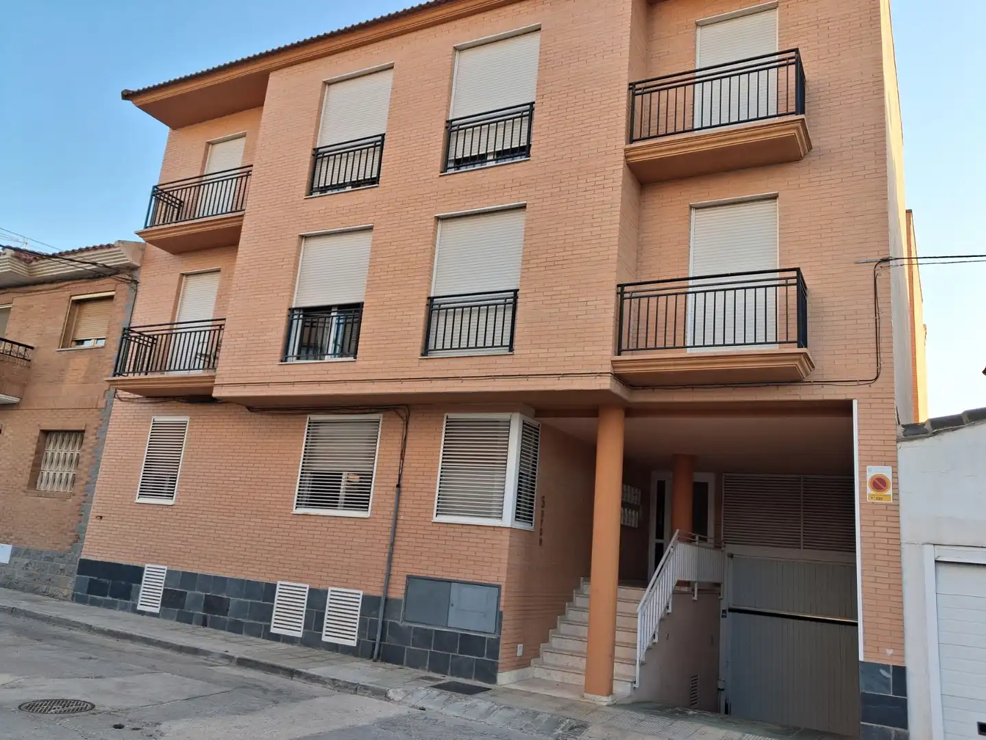 Exterior view of Flat for sale in Fuentes de Ebro  with Air Conditioner, Heating and Parquet flooring