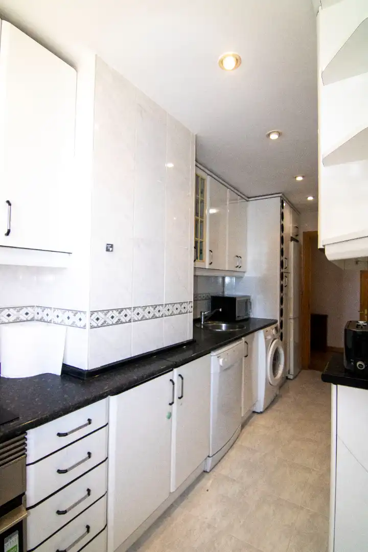 Küche von Wohnung zum Verkauf in Madrid mit Klimaanlage, Heizung und Terrasse