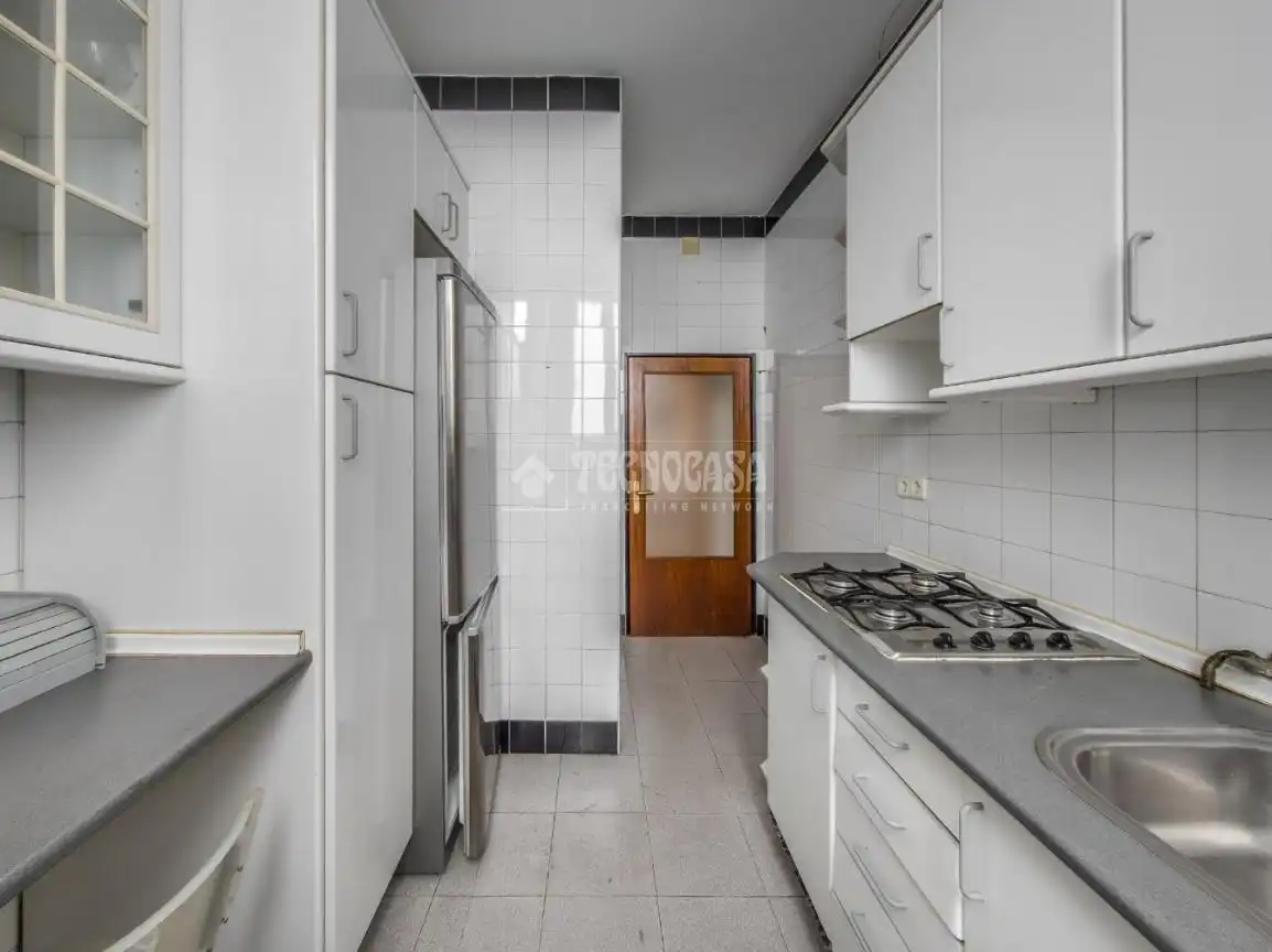 Cocina de Piso en venta en Madrid con Calefacción