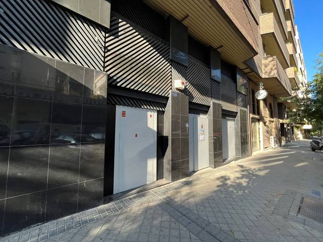Local comercial en Venta en CL JULIAN ROMEA en Vallehermoso