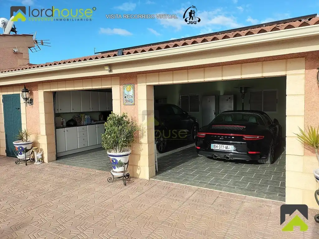 Parking of Houses for sale in Lorca