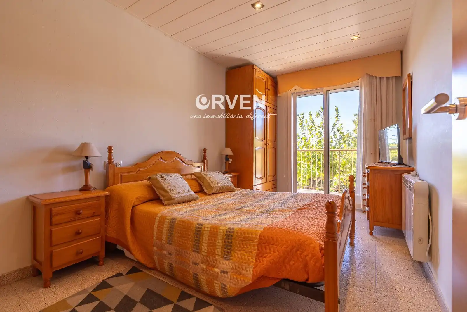 Schlafzimmer von Einfamilien-Reihenhaus zum Verkauf in Tarragona mit Klimaanlage, Heizung und Terrasse