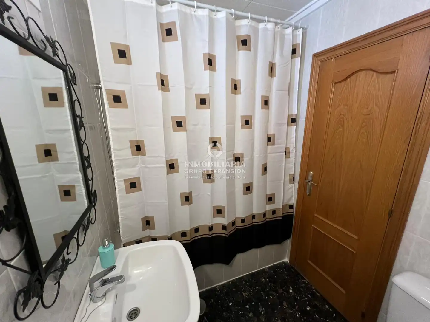 Bathroom of Flat for rent in Aspe  with Terrace, Balcony and Community pool