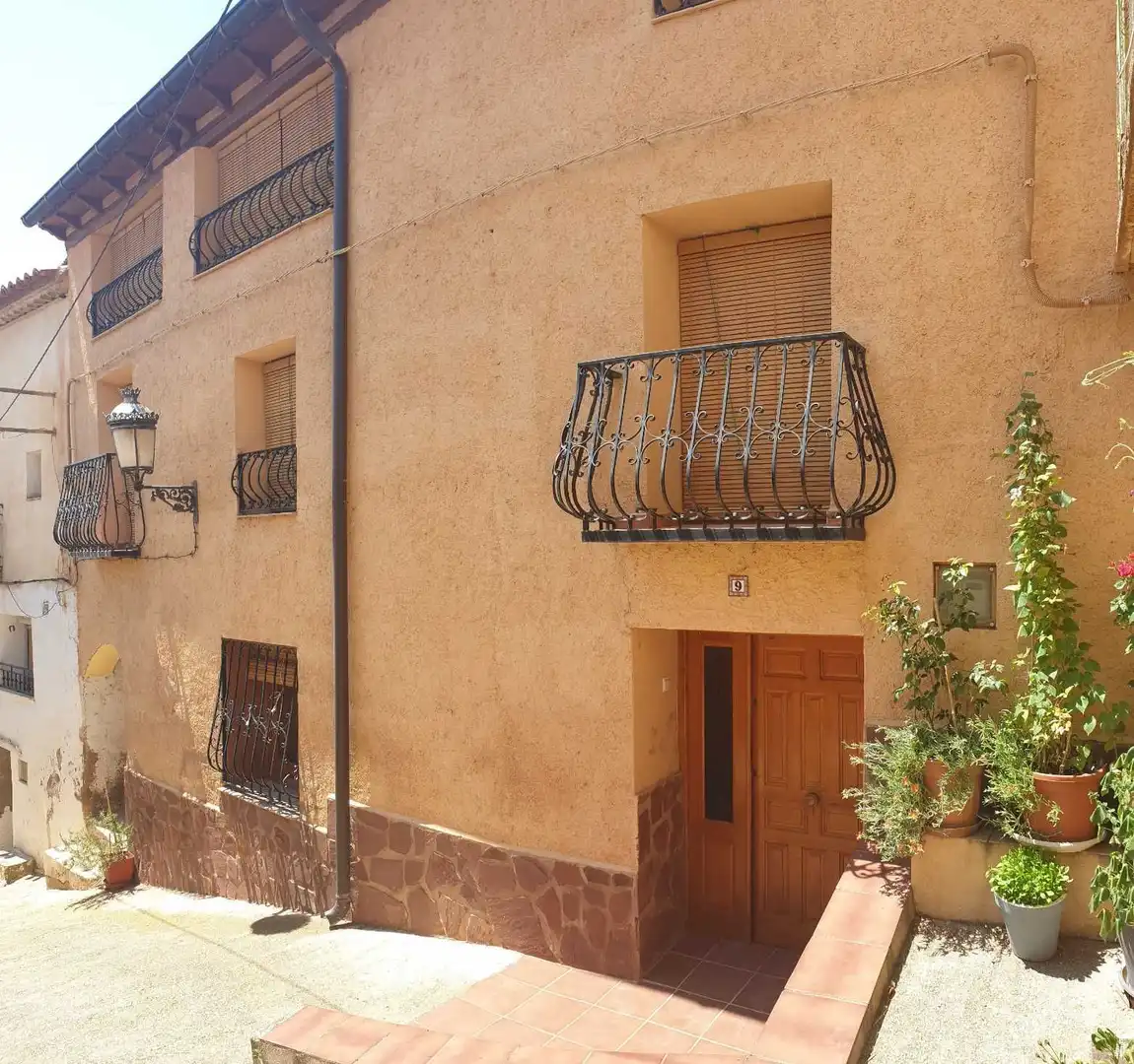 Vista exterior de Finca rústica en venda en Ariza amb Calefacció i Traster