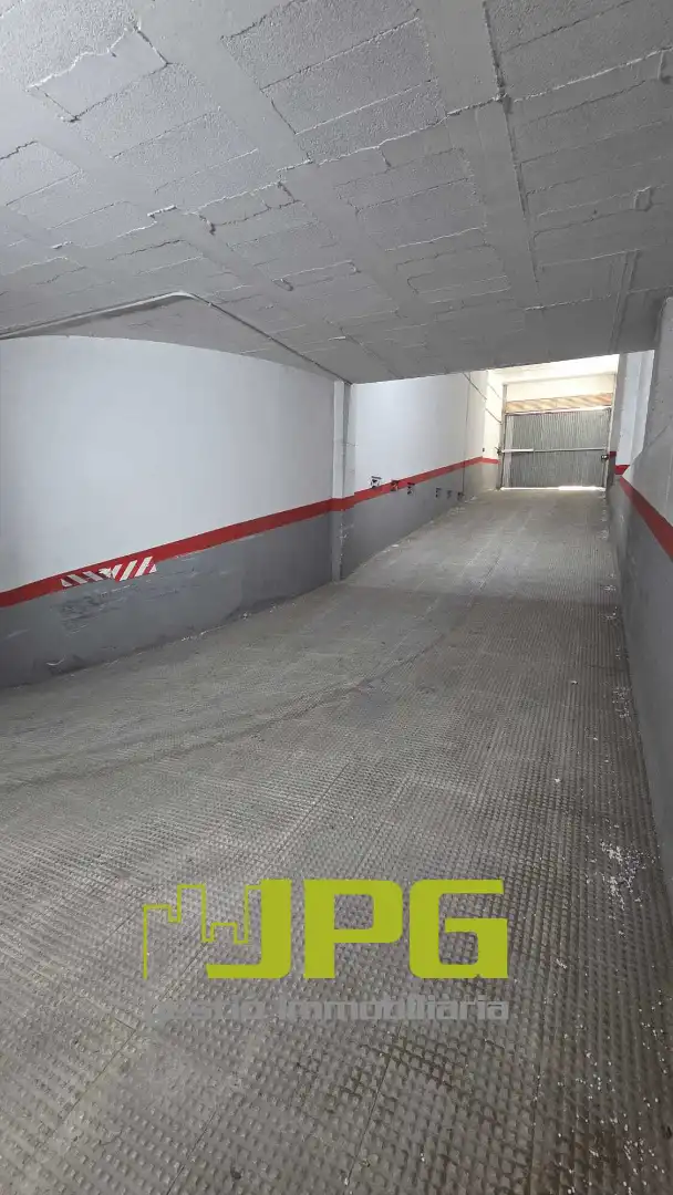Parking of Garage for rent in Centro  