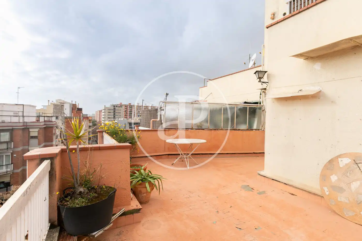 Terraza de Ático en venta en L'Hospitalet de Llobregat con Calefacción, Terraza y Trastero