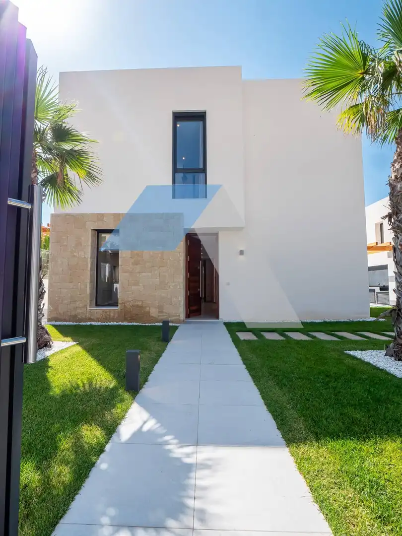Villa avec piscine à vendre à Golf Bahía, imagen 2