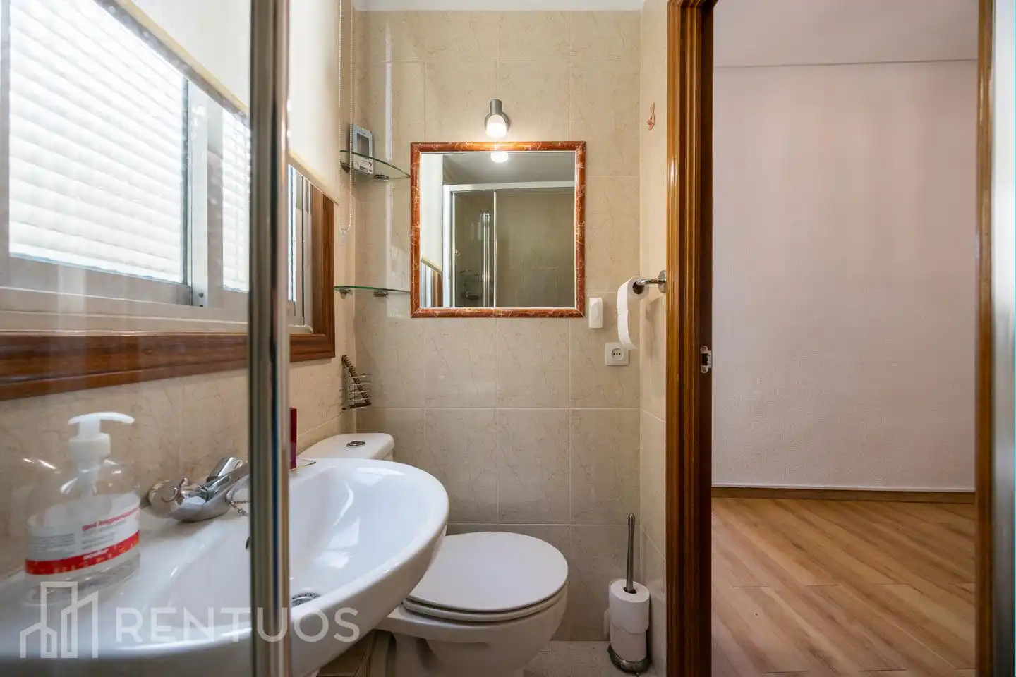 Bathroom of Attic for rent in Madrid  with Air Conditioner, Heating and Parquet flooring