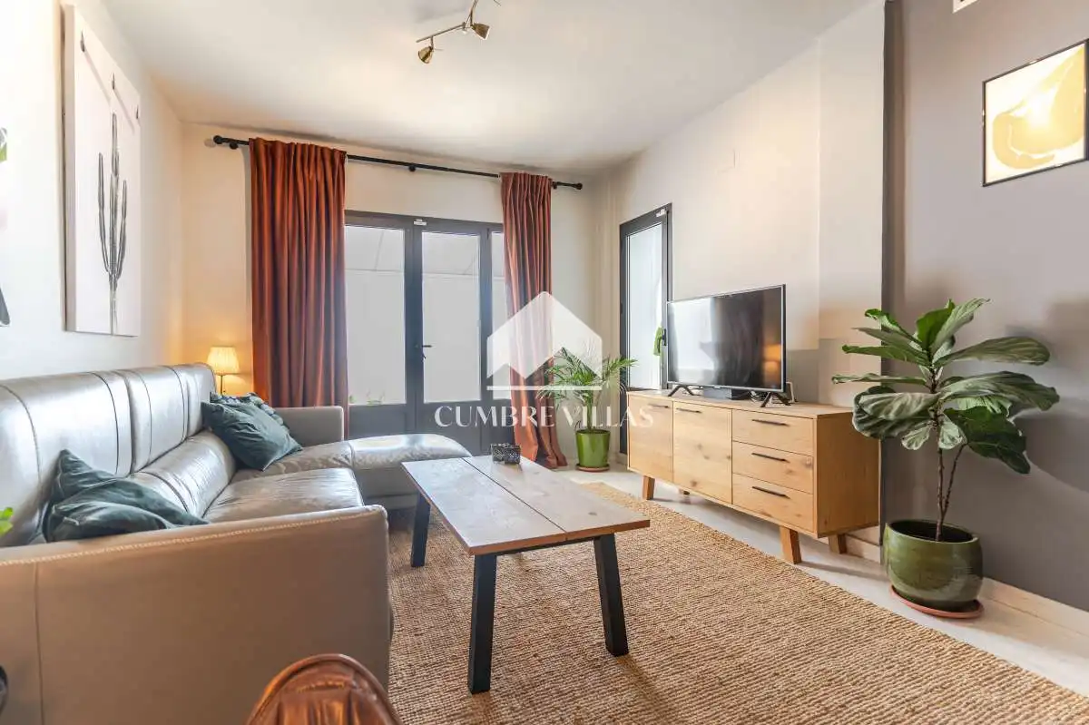 Sala de estar de Casa adosada en venta en Almuñécar con Terraza, Trastero y Internet