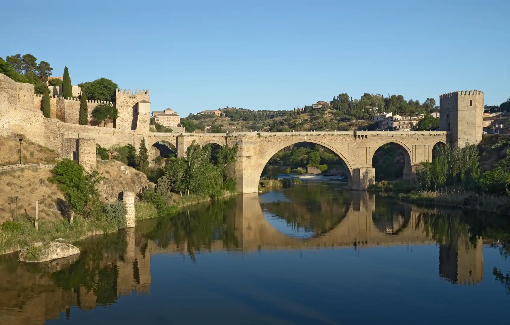 Außenansicht von Gebäude zum Verkauf in Toledo