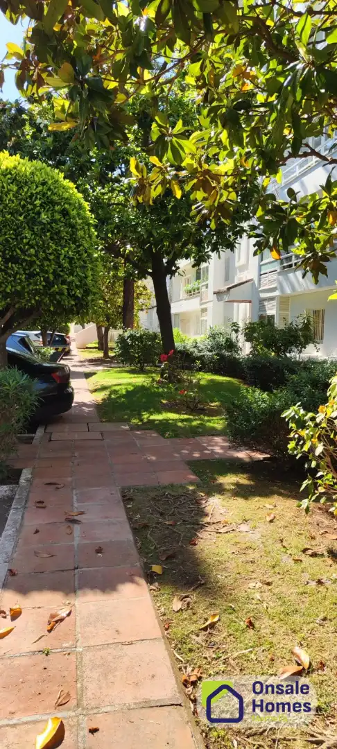 Vista exterior de Apartamento en venta en Marbella con Terraza, Trastero y Piscina comunitaria