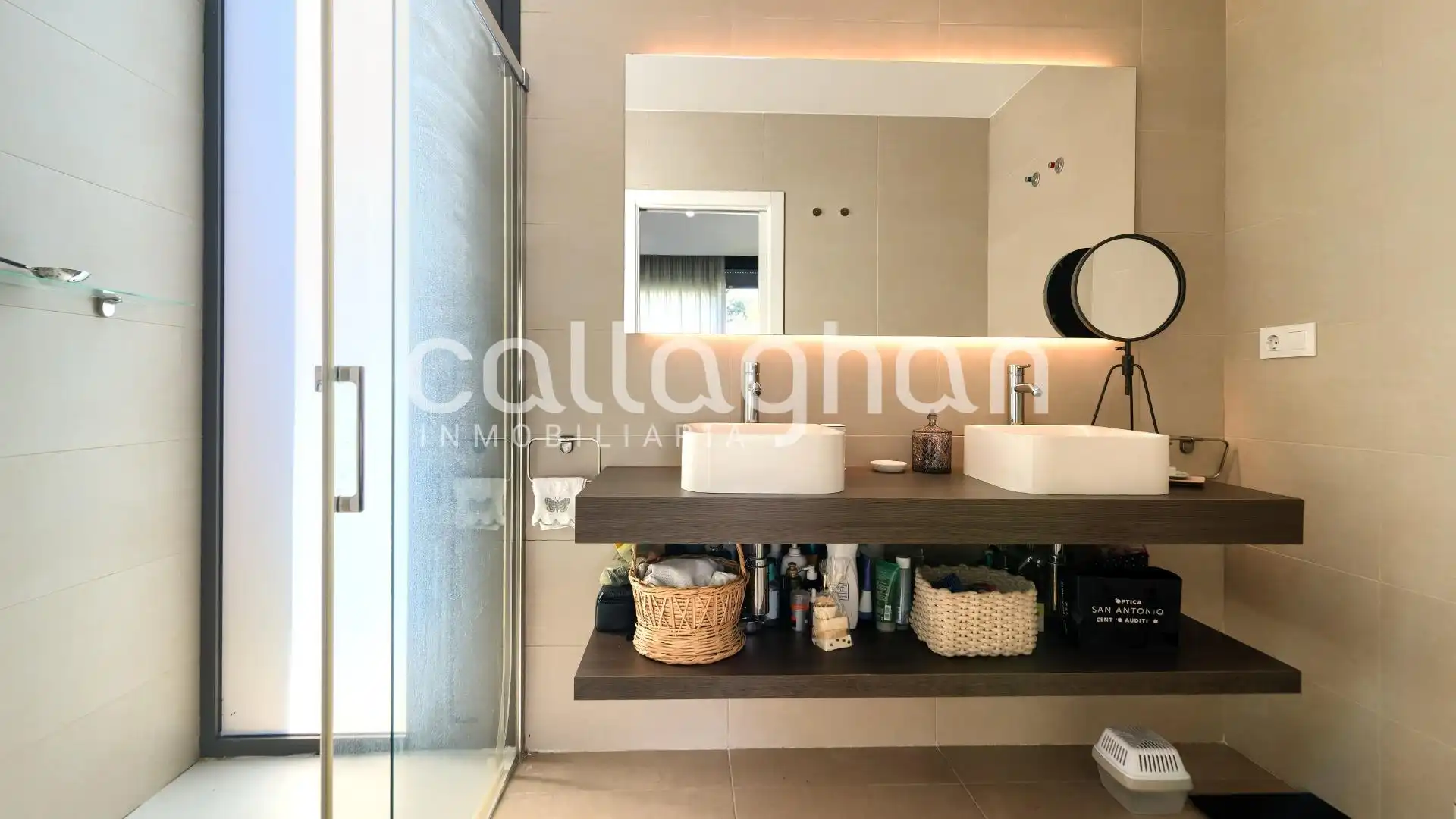 Bathroom of Houses for sale in L'Eliana  with Air Conditioner, Heating and Private garden