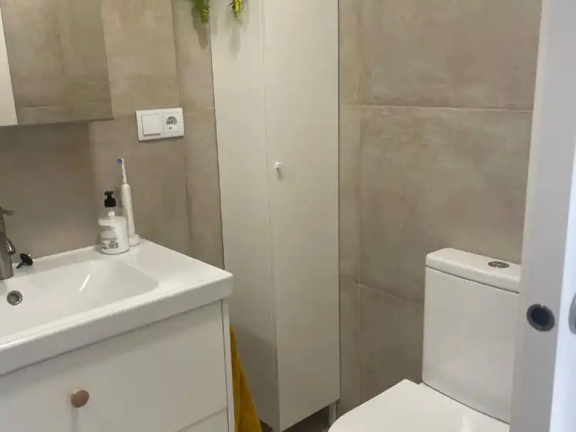 Badezimmer von Wohnung zum Verkauf in Sanlúcar de Barrameda mit Klimaanlage, Terrasse und Balkon