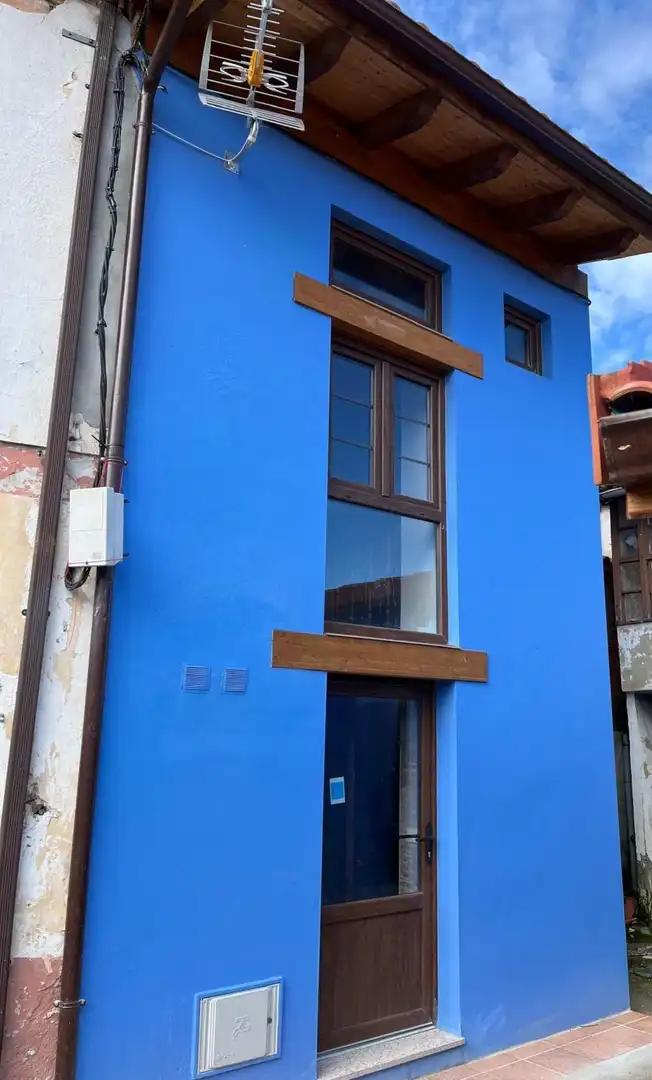 Vista exterior de Casa adosada en venda en Castrillón amb Traster