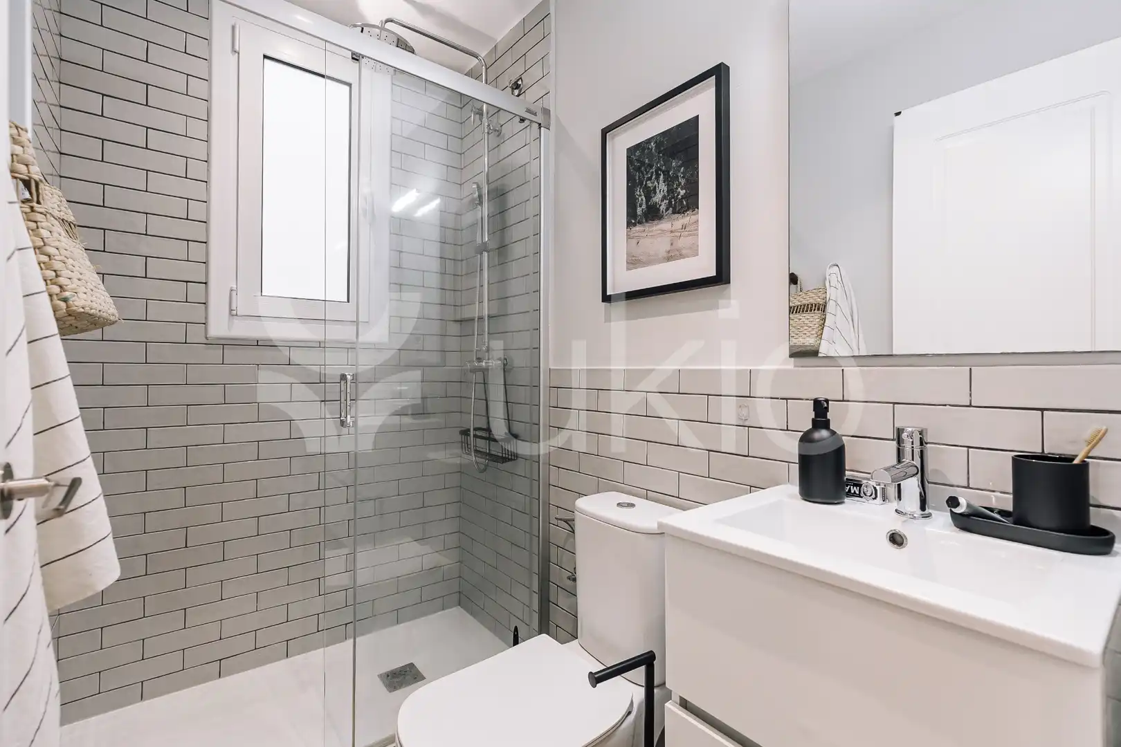 Baño de Apartamento de alquiler en Barcelona con Aire acondicionado, Calefacción y Amueblado