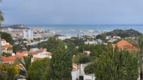 Vista exterior de Casa o xalet en venda en Dénia amb Aire condicionat, Calefacció i Jardí privat