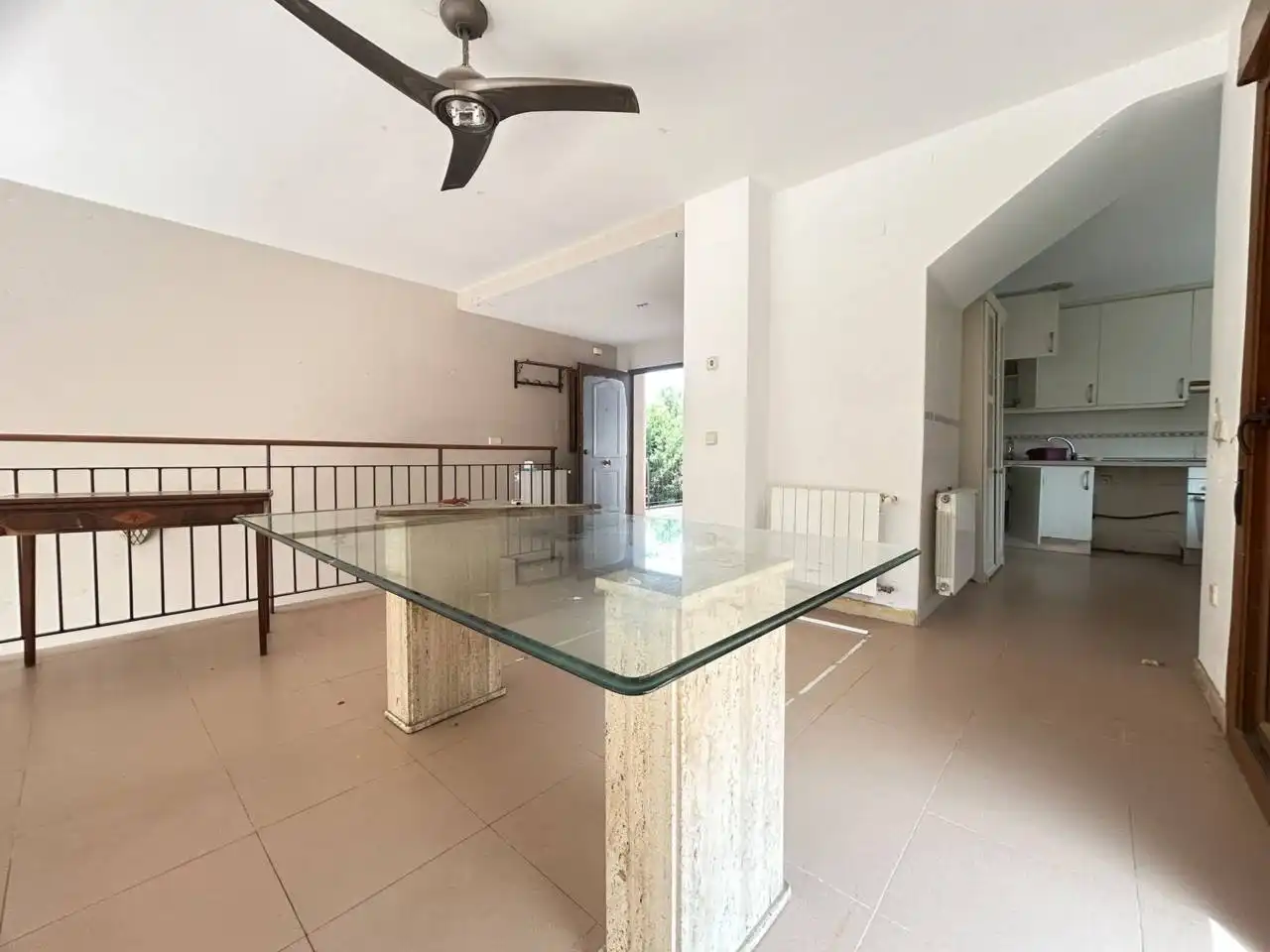 Esszimmer von Haus oder Chalet zum Verkauf in Layos mit Heizung, Privatgarten und Terrasse