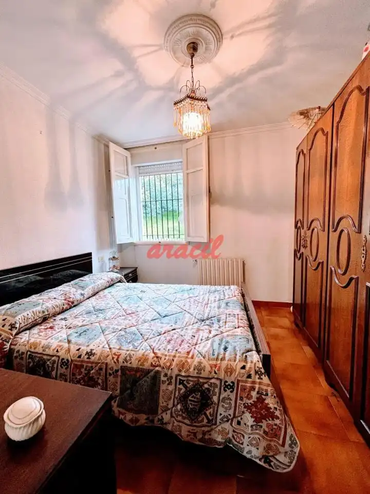 Habitación de Casa o chalet en venta en Ourense Capital  con Calefacción, Jardín privado y Terraza