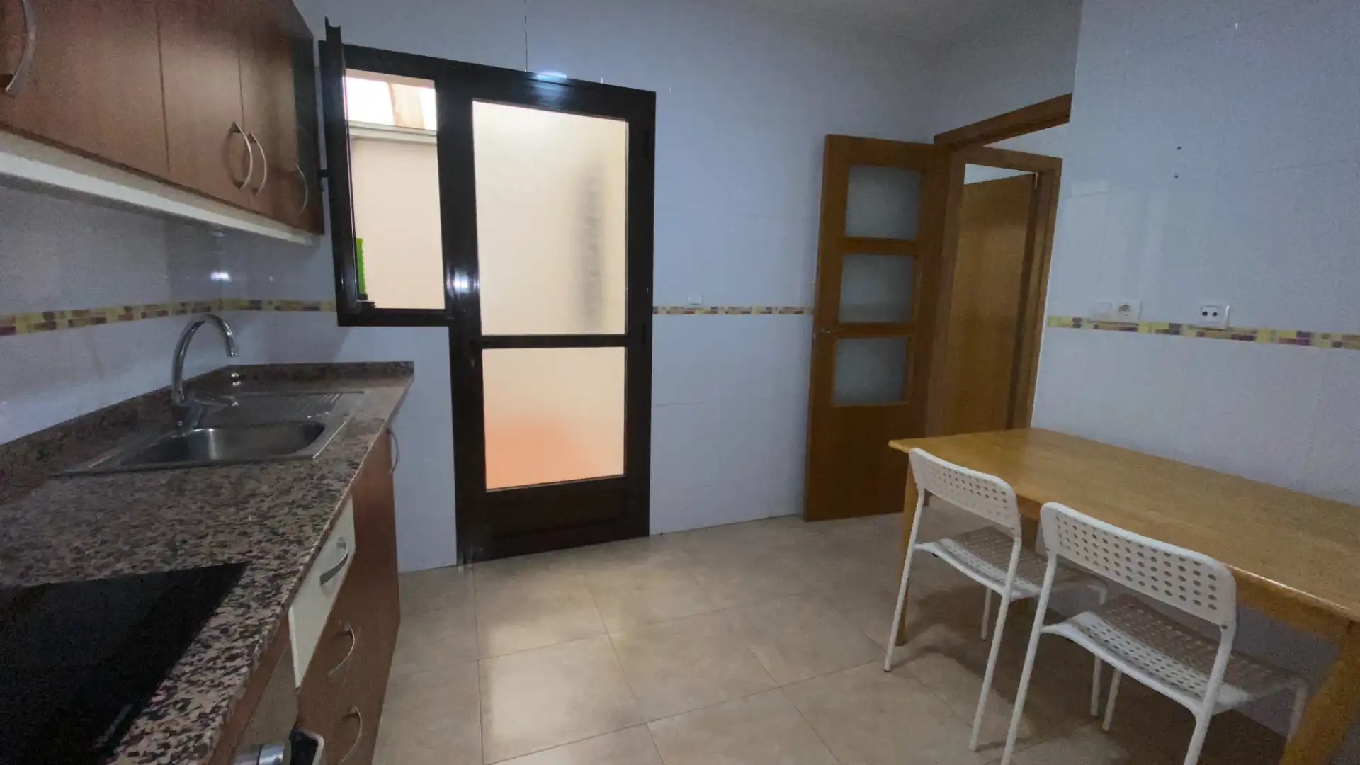 Cocina de Dúplex de alquiler en Pilar de la Horadada con Terraza, Horno y Balcón