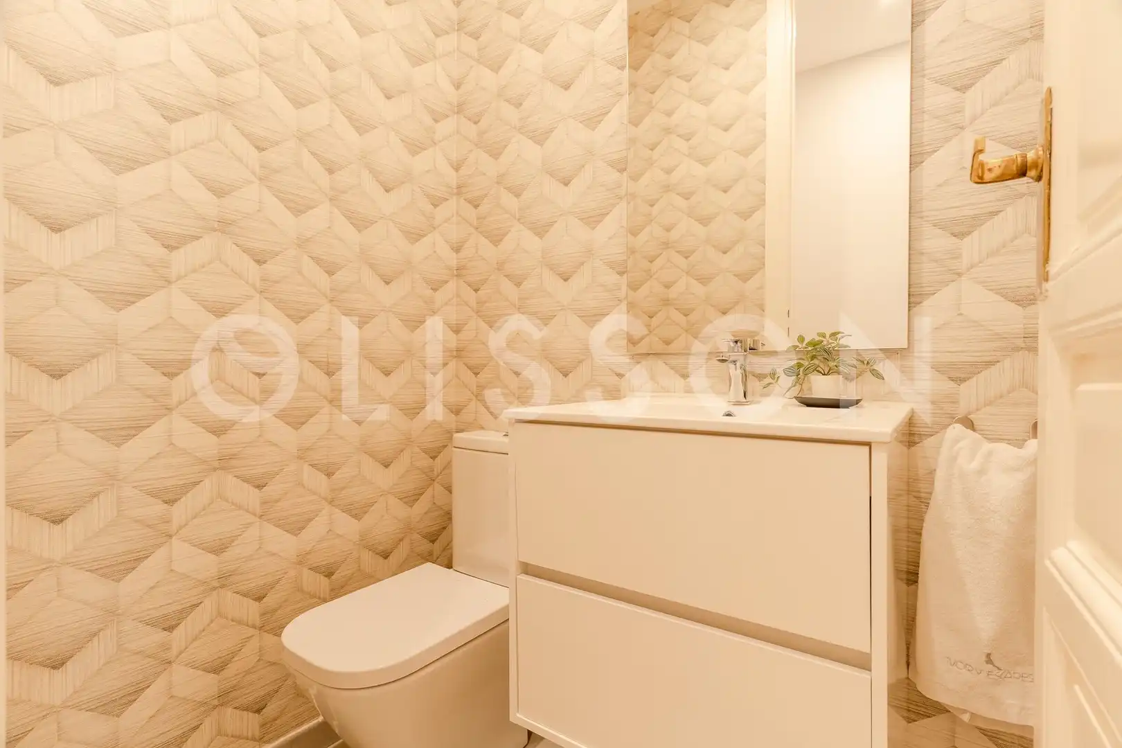 Badezimmer von Wohnung zur Miete in Madrid mit Klimaanlage, Heizung und Möbliert