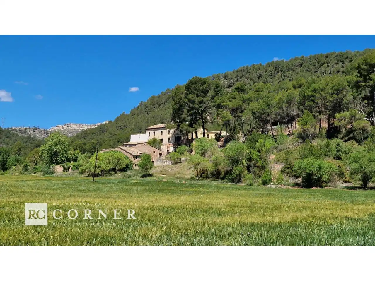 Exterior view of Country homes for sale in Santa Maria de Miralles