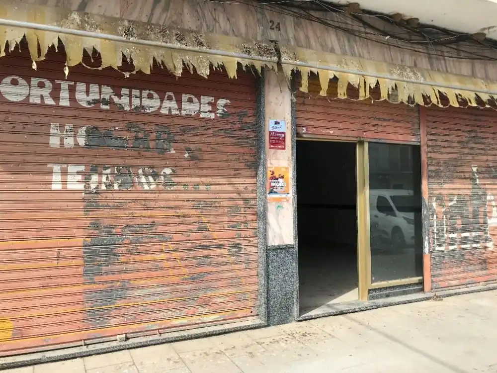 Local comercial en venda a A-8001 26, imagen 2