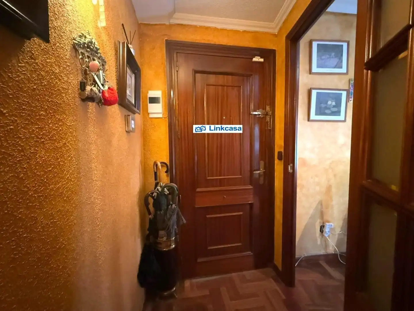 Piso en venta en Madrid con Calefacción, Terraza y Alarma