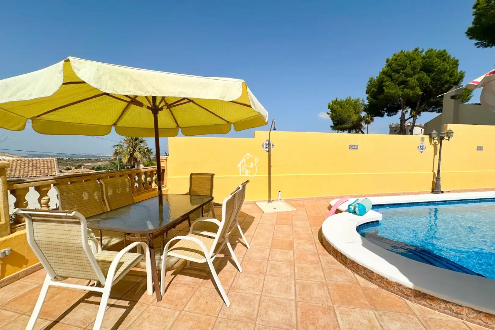 Terrassa de Finca rústica de lloguer en San Miguel de Salinas amb Aire condicionat, Jardí privat i Terrassa