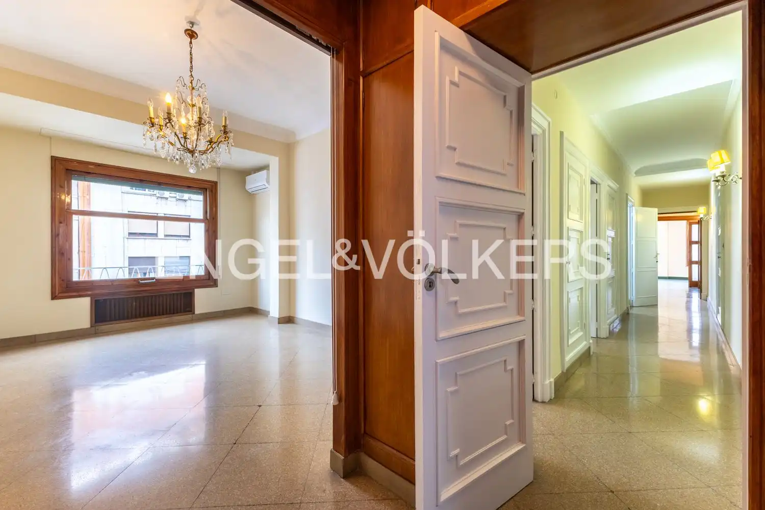 Wohnung zur Miete in Valencia mit Klimaanlage, Heizung und Terrasse