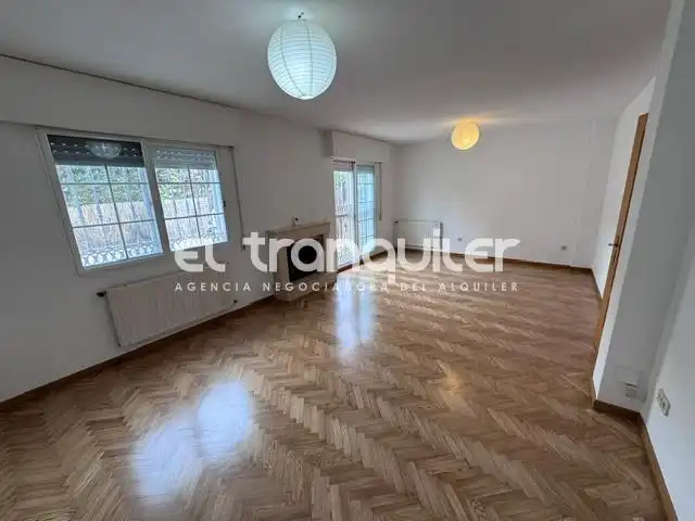 Villa con giardino in affitto a Calle De las hayas, imagen 3