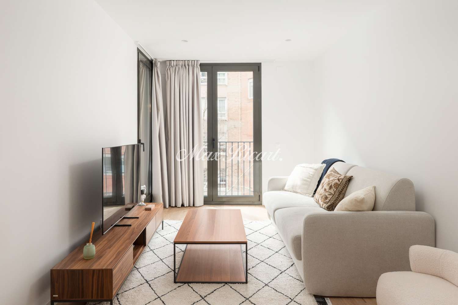 Living room of Flat for rent in  Barcelona Capital  with Air Conditioner, Heating and Terrace