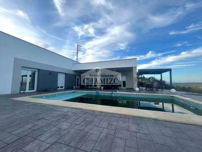 Piscina de Casa o xalet en venda en Don Benito amb Aire condicionat, Terrassa i Piscina