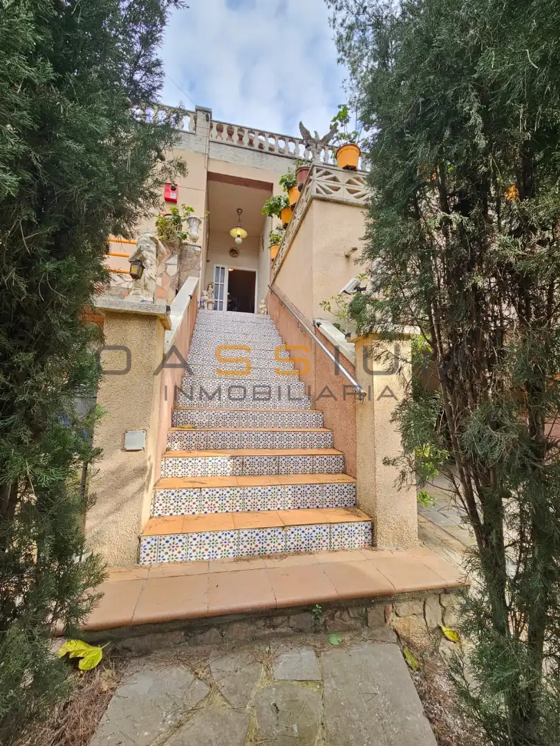House with pool for sale in Carrer Santa Oliva, imagen 2