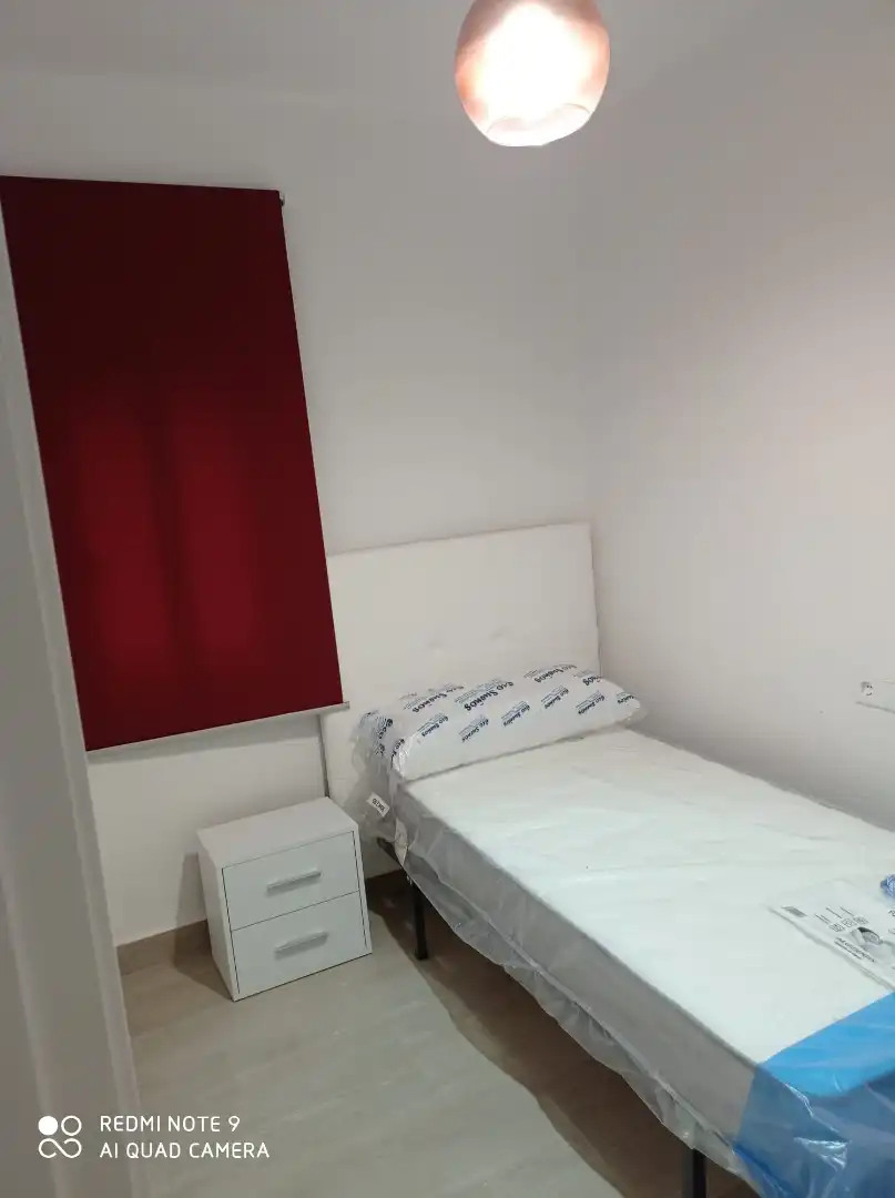 Habitación de Piso de alquiler en Huelva con Amueblado y Lavadora