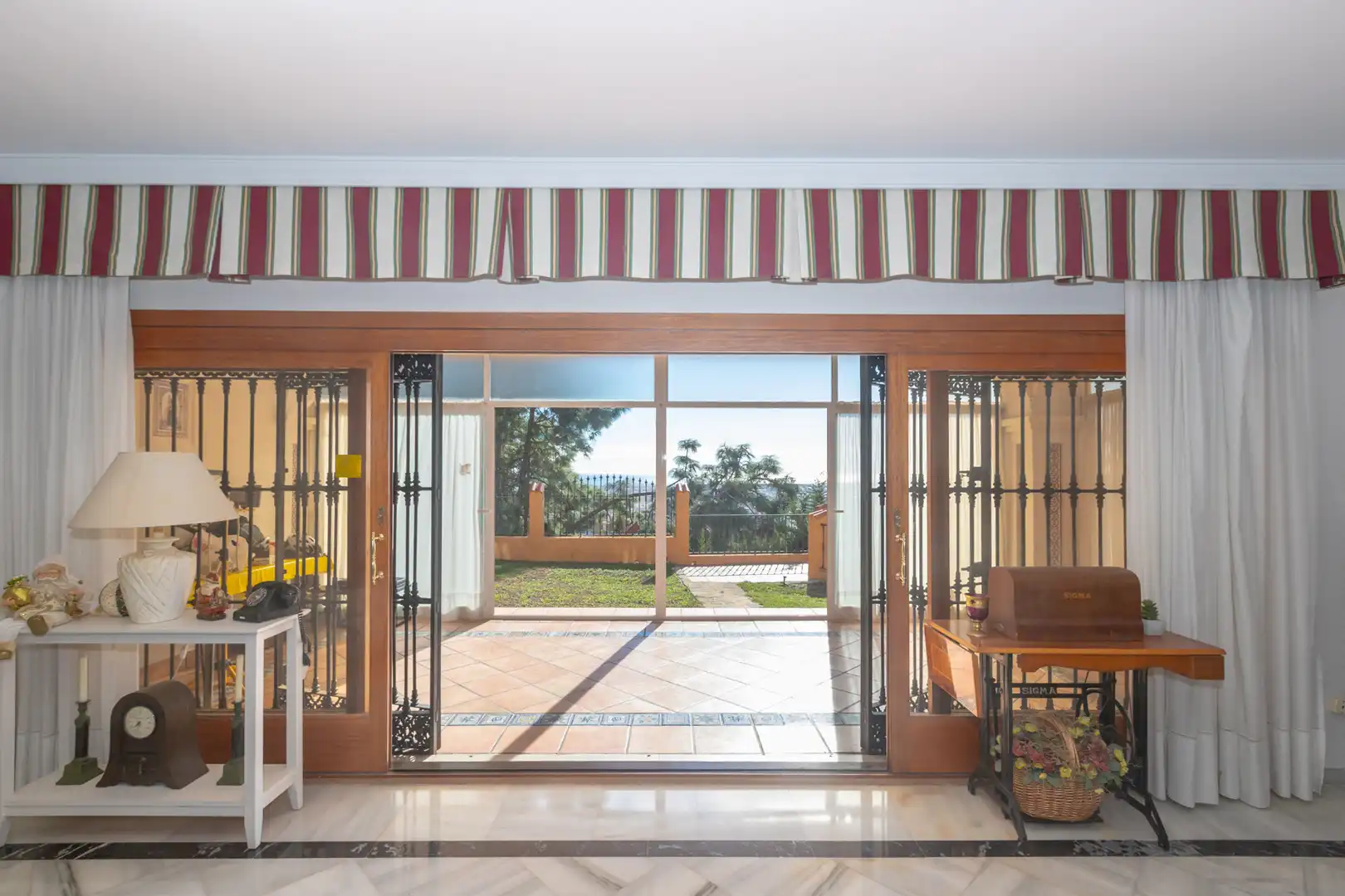 Houses for sale in Málaga  with Air Conditioner, Private garden and Terrace